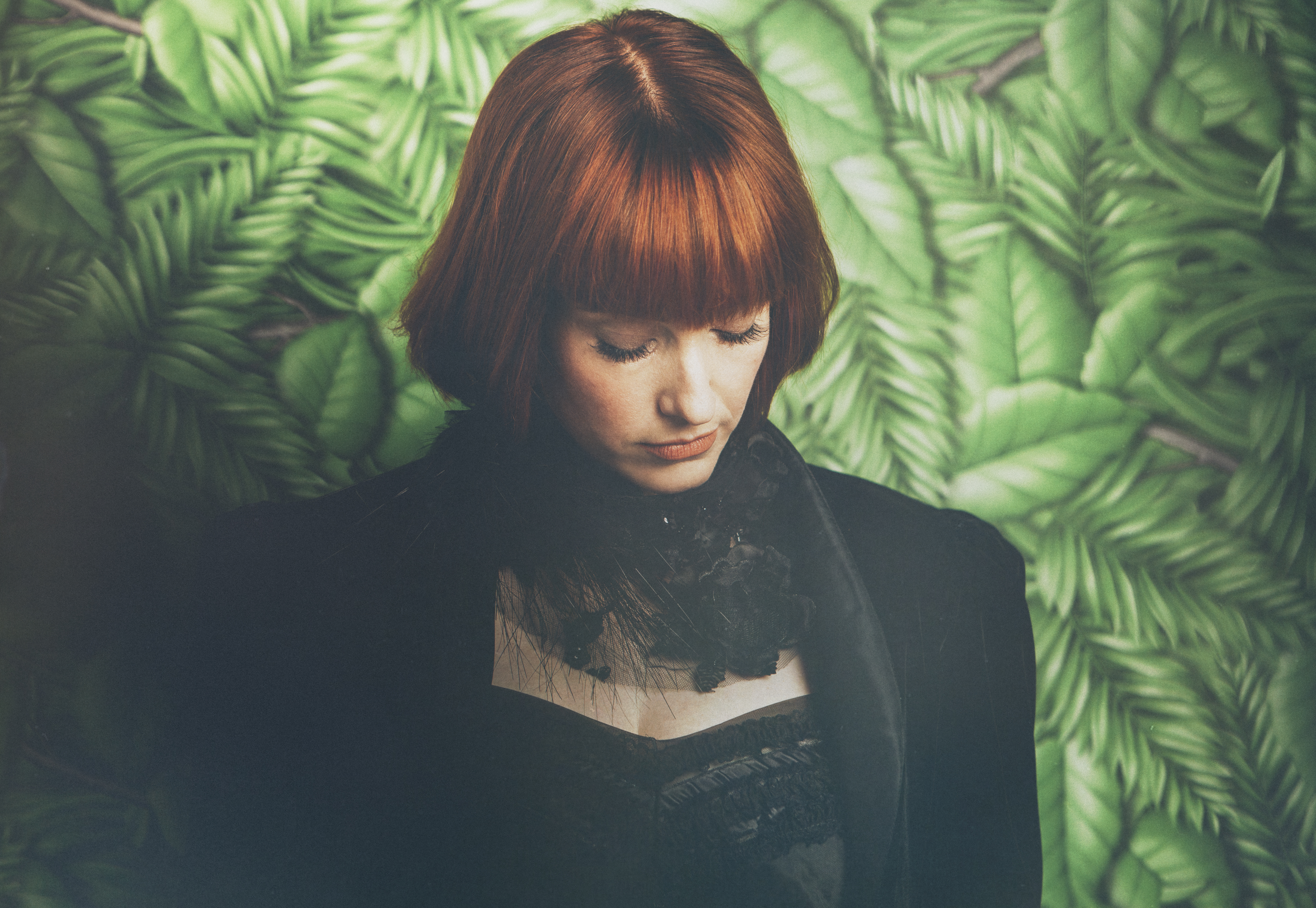 -images-uploads-gallery-LeighNash_Photo04_PhotoCred_Alysse_Gafkjen