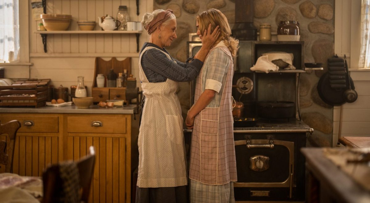 Helen Mirren as Cara and Michelle Randolph as Elizabeth of the Paramount+ series 1923. Photo Cr: Christopher Saunders/Paramount+ © 2022 Viacom International Inc. All Rights Reserved.