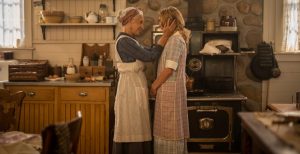 Helen Mirren as Cara and Michelle Randolph as Elizabeth of the Paramount+ series 1923. Photo Cr: Christopher Saunders/Paramount+ © 2022 Viacom International Inc. All Rights Reserved.